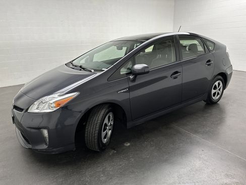Used 2015 Toyota Prius Four image 4