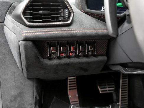Used 2022 Lamborghini Huracan STO RWD image 24