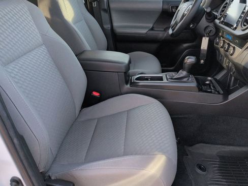 Used 2022 Toyota Tacoma SR image 23