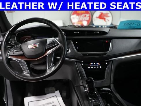 Used 2021 Cadillac XT5 Premium Luxury image 2