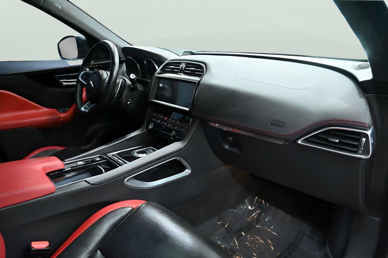 Used 2020 Jaguar F-PACE S AWD/4WD image 21