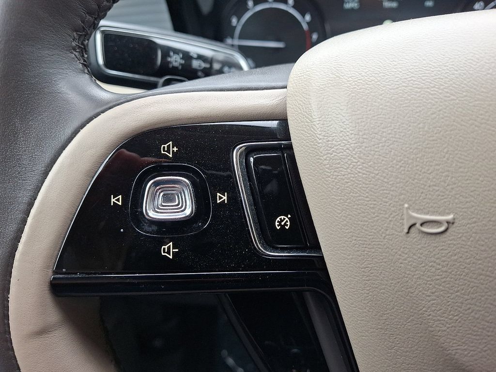 Certified 2020 Lincoln Corsair AWD w/ Equipment Group 101A image 22