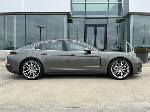 New 2026 Porsche Panamera 4 image 8