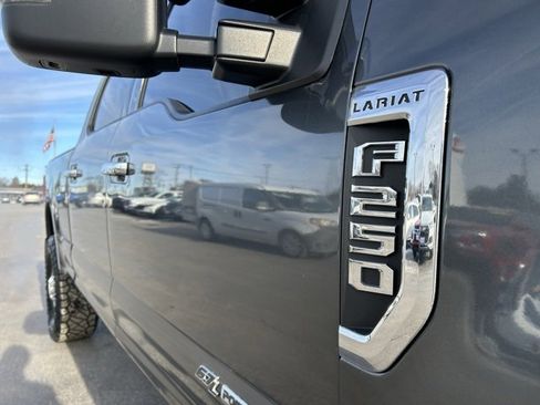 Used 2018 Ford F250 Lariat image 14