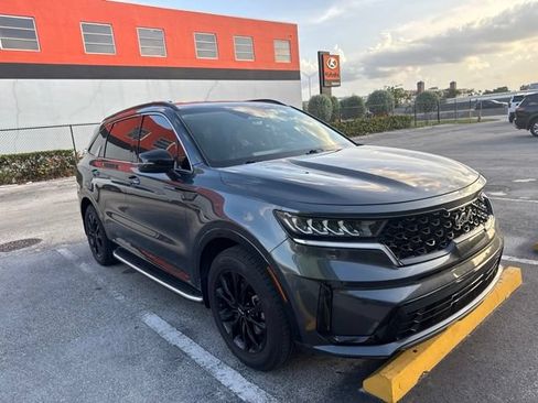 Used 2022 Kia Sorento S FWD image 1