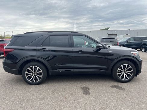 Used 2022 Ford Explorer ST-Line AWD/4WD image 5