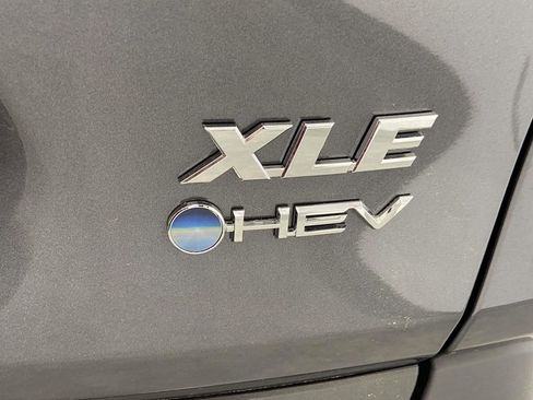 Used 2025 Toyota RAV4 XLE image 12