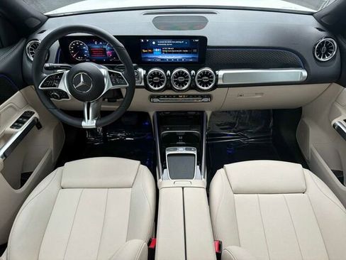 Certified 2024 Mercedes-Benz GLB 250 4MATIC image 17