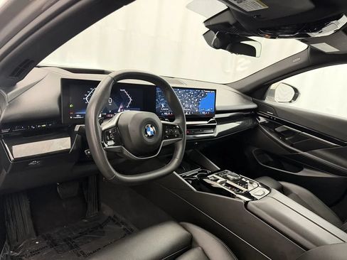 Used 2024 BMW 530i xDrive AWD/4WD image 8