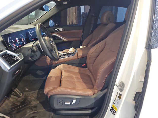 Used 2024 BMW X6 xDrive40i w/ Executive Package AWD/4WD image 2