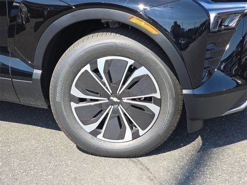 New 2025 Chevrolet Blazer EV LT image 2