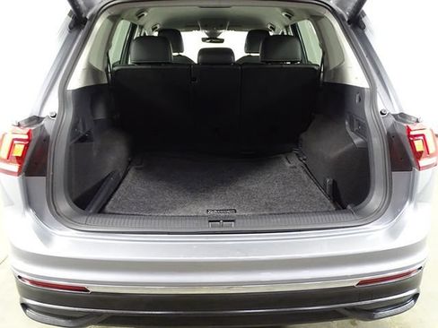 Used 2024 Volkswagen Tiguan SE AWD/4WD image 13