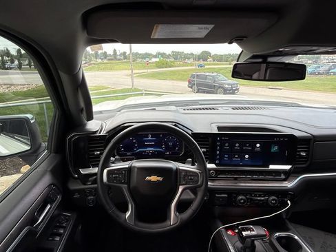 Used 2024 Chevrolet Silverado 1500 LTZ AWD/4WD image 47