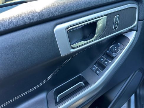 Used 2022 Ford Explorer XLT w/ Class IV Trailer Tow Package image 27