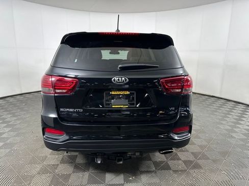 Used 2019 Kia Sorento LX image 4