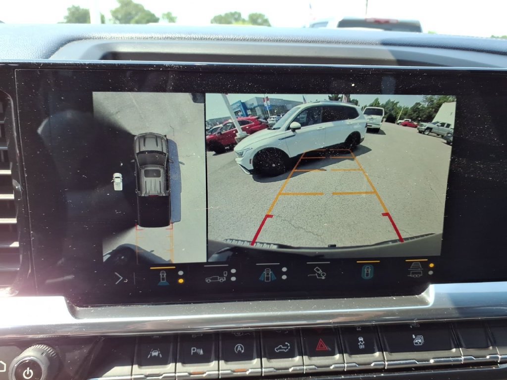 Used 2023 Chevrolet Silverado 1500 High Country AWD/4WD image 11