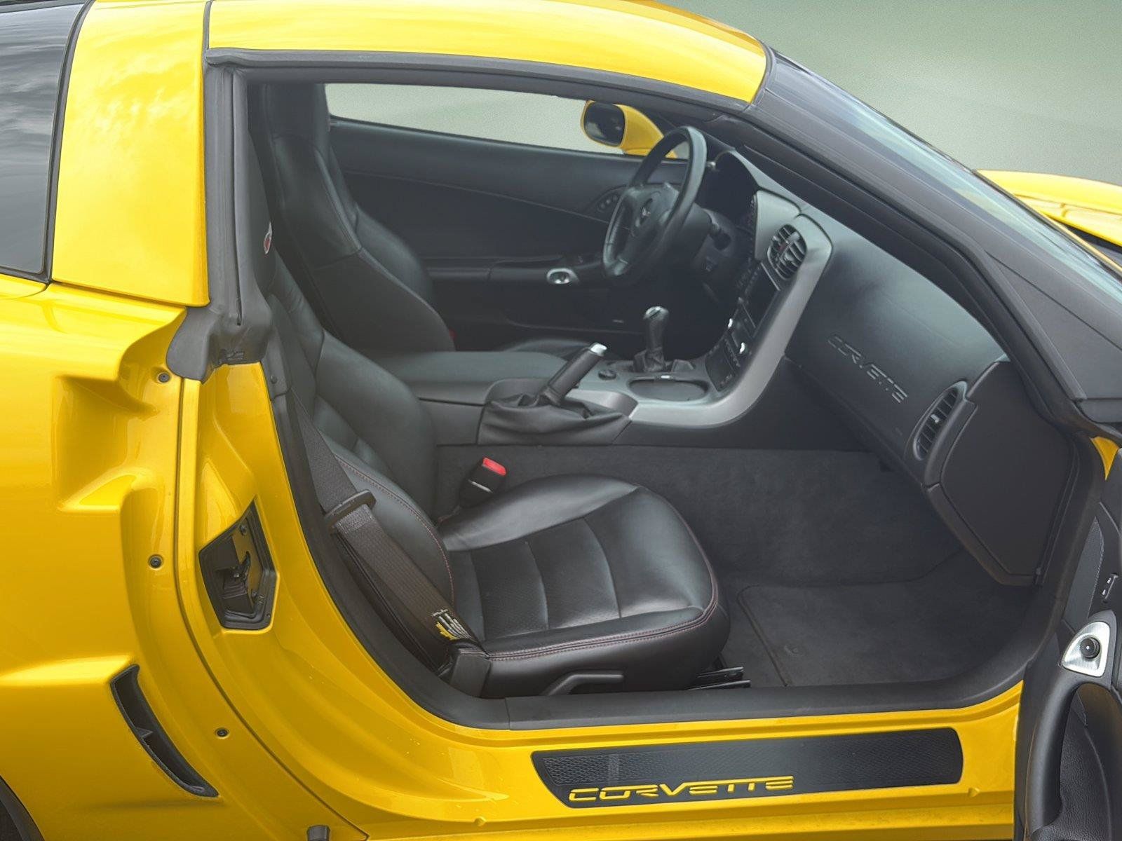 Used 2006 Chevrolet Corvette Z06 w/ Preferred Equipment Group RWD image 13