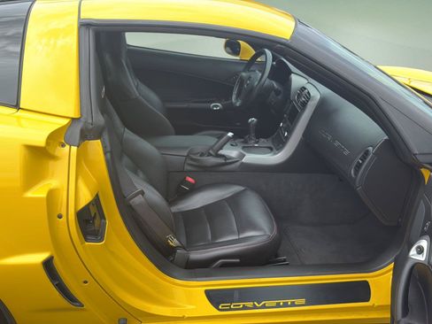 Used 2006 Chevrolet Corvette Z06 w/ Preferred Equipment Group RWD image 13