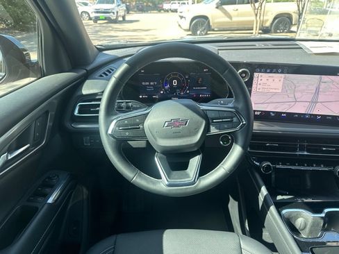Used 2026 Chevrolet Traverse LT w/ Midnight/Sport Edition AWD/4WD image 15