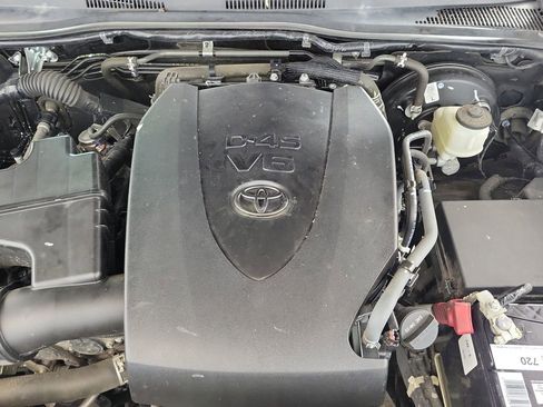 Used 2021 Toyota Tacoma SR5 image 10