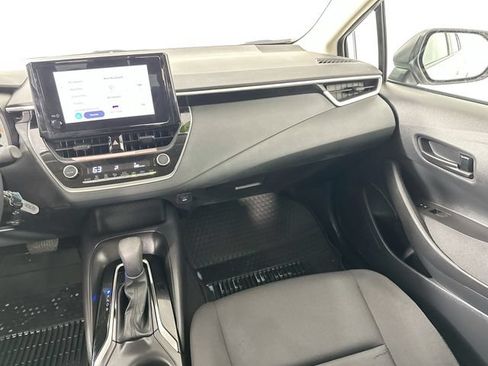 Used 2025 Toyota Corolla LE FWD image 24