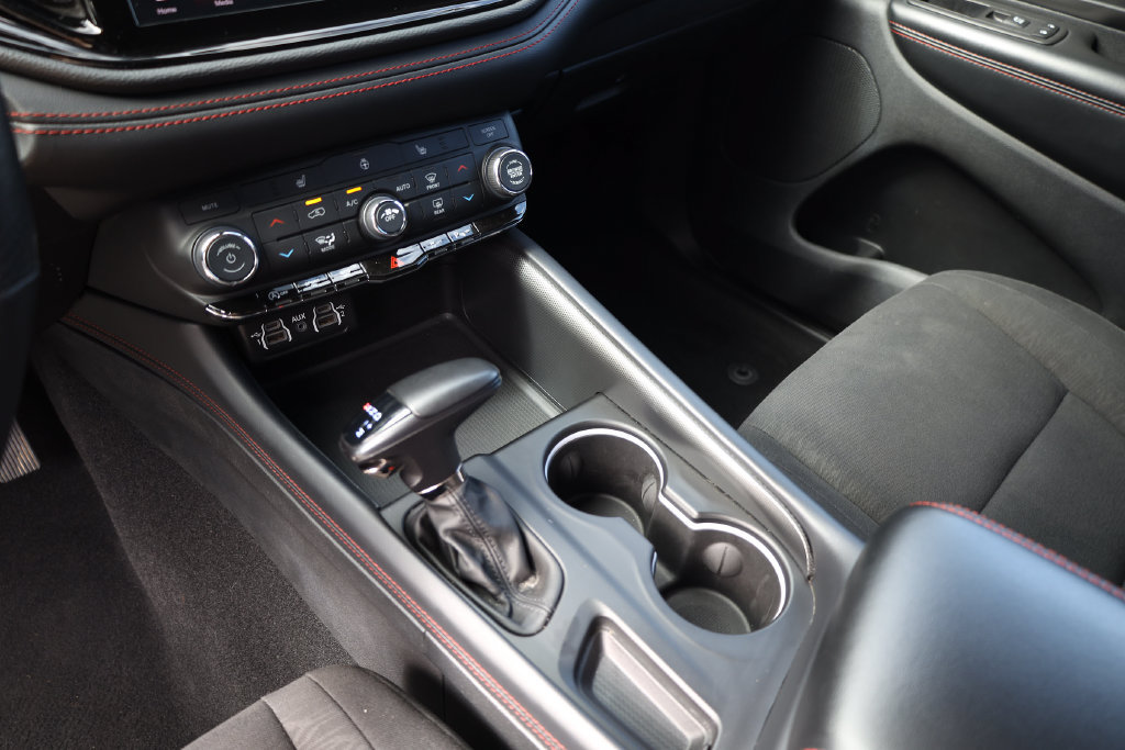 Used 2025 Dodge Durango GT AWD/4WD image 16