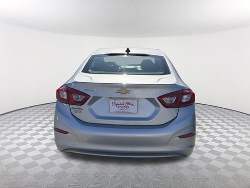 Used 2017 Chevrolet Cruze LS image 12