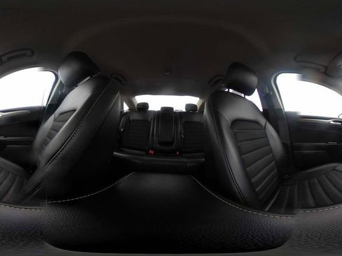 Used 2017 Ford Fusion SE w/ Equipment Group 201A FWD image 26