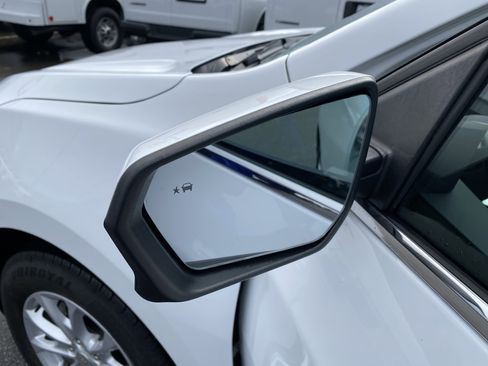 Used 2020 Chevrolet Equinox LT image 37