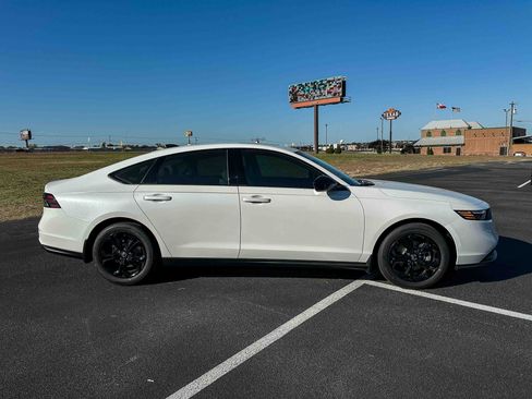 New 2025 Honda Accord SE image 5