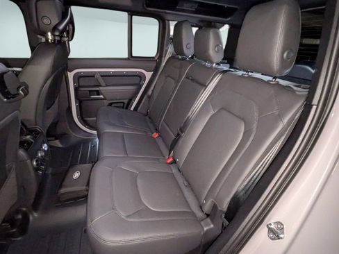 New 2026 Land Rover Defender 110 X-Dynamic SE AWD/4WD image 25