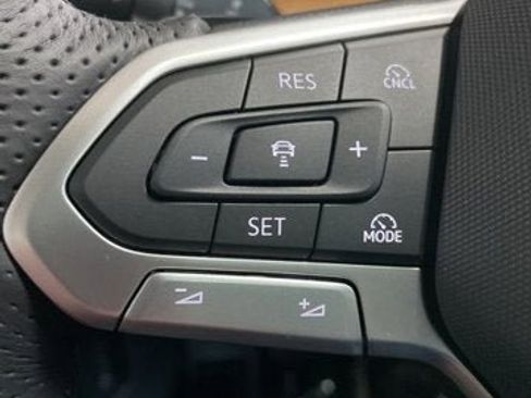 New 2026 Volkswagen Tiguan SEL R-Line AWD/4WD image 19