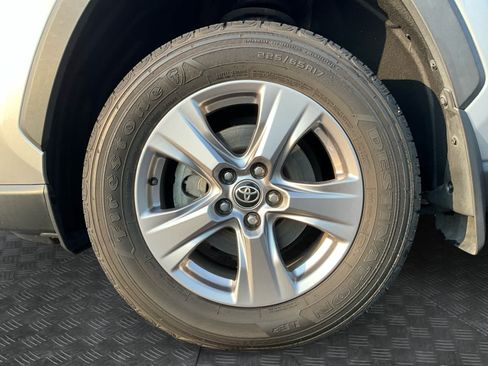 Used 2023 Toyota RAV4 XLE w/ Convenience Package AWD/4WD image 9