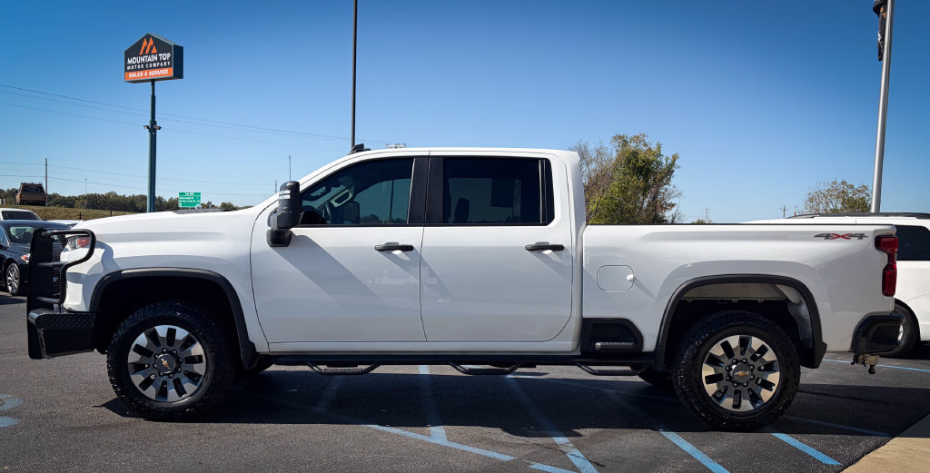 Used 2023 Chevrolet Silverado 2500 Custom w/ Custom Value Package AWD/4WD image 18