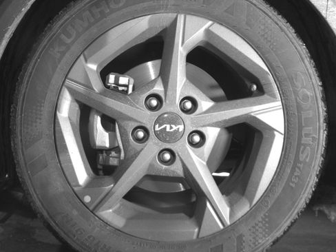 Used 2025 Kia K4 LXS image 12