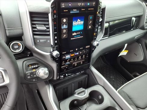 New 2026 RAM 1500 Laramie AWD/4WD image 16