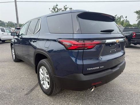 Used 2023 Chevrolet Traverse LS w/ Safety Package image 6
