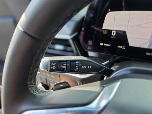 Used 2025 Chevrolet Tahoe LT AWD/4WD image 39