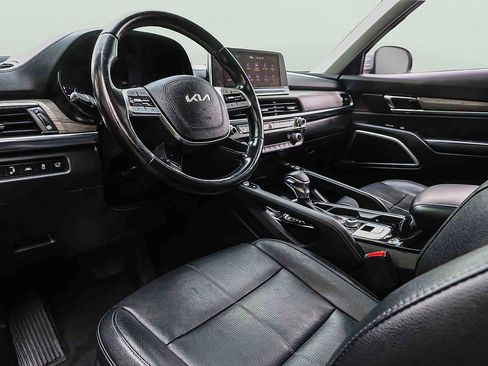Certified 2022 Kia Telluride EX w/ EX Premium Package AWD/4WD image 8