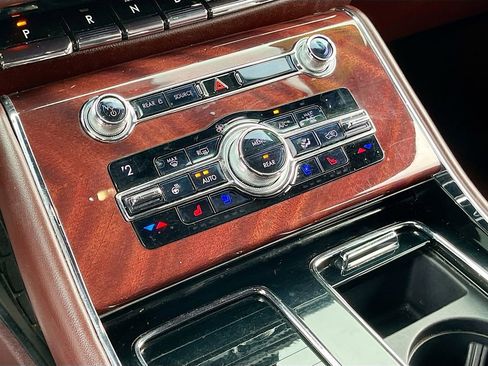 Used 2020 Lincoln Aviator Black Label w/ Dynamic Handling Package image 16