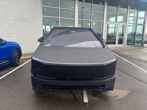 Used 2024 Tesla Cybertruck AWD Crew Cab image 3