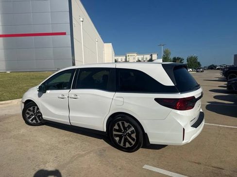 Used 2025 Honda Odyssey EX-L image 4
