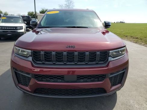 New 2026 Jeep Grand Cherokee Altitude AWD/4WD image 8