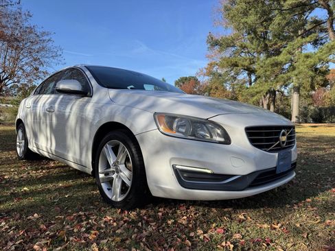 Used 2014 Volvo S60 T5 image 5