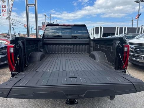 Used 2025 GMC Sierra 2500 Denali Ultimate image 10