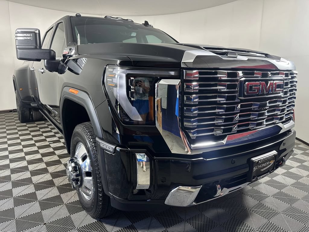 Used 2026 GMC Sierra 3500 Denali w/ Denali Reserve Package AWD/4WD image 7