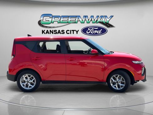 Used 2022 Kia Soul LX w/ Technology Package FWD image 9