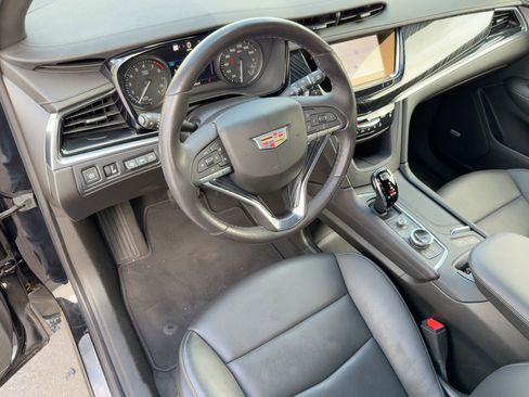 Certified 2023 Cadillac XT6 Premium Luxury w/ Technology Package image 3