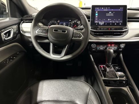 Used 2024 Jeep Compass Limited w/ Sun and Sound Group AWD/4WD image 11