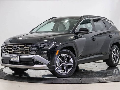 Used 2025 Hyundai Tucson SEL FWD image 1